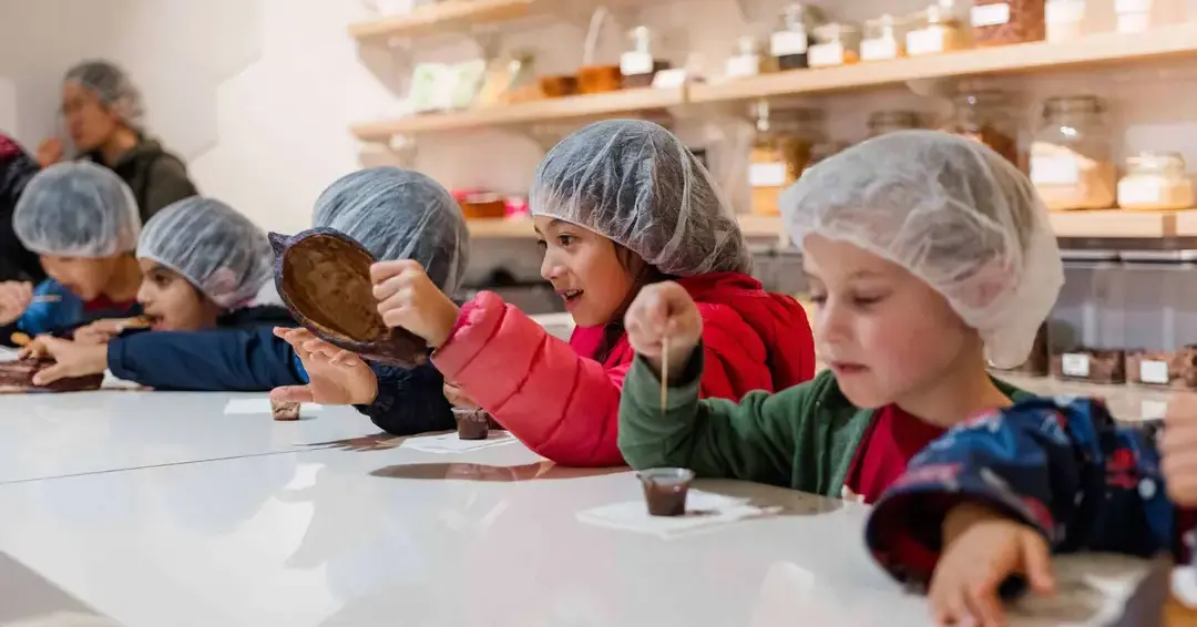 Students in cooking class